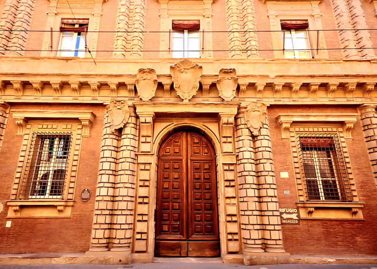 Live the dream, in the heart of Bologna